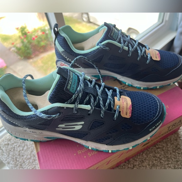 NWT - Skechers Women's Hillcrest Sneakers, Navy, size 8. - Picture 2 of 9